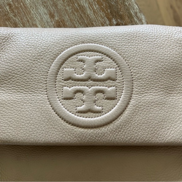 Tory Burch Bombe Thea Fold Over Crossbody Clutch Bag - Picture 11 of 13